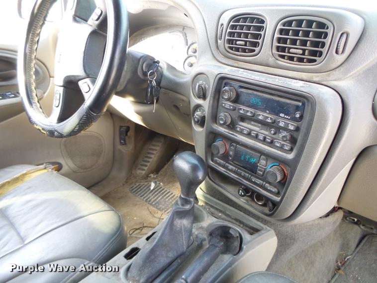 image for item K5631 2002 Chevrolet TrailBlazer SUV