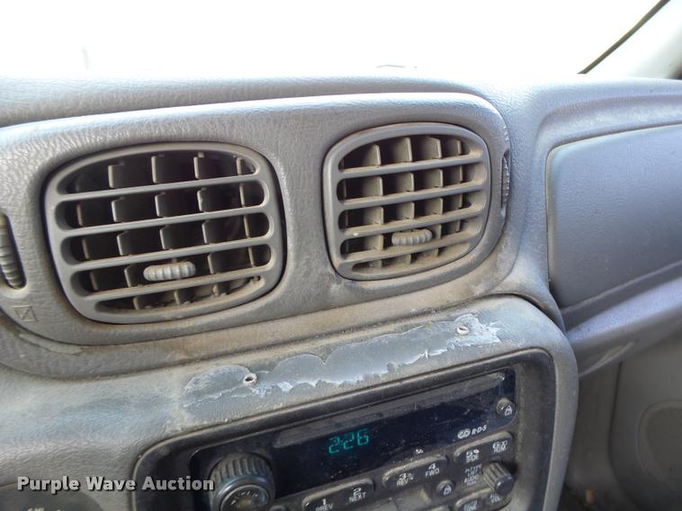 image for item K5631 2002 Chevrolet TrailBlazer SUV