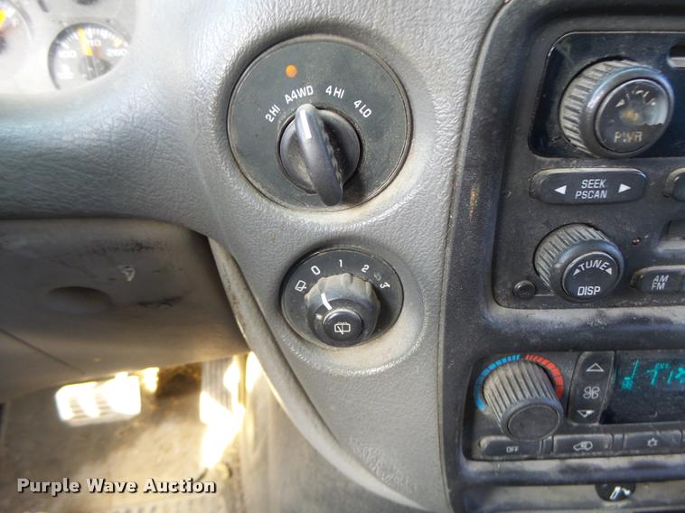 image for item K5631 2002 Chevrolet TrailBlazer SUV