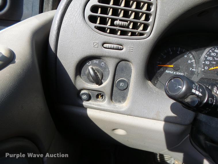 image for item K5631 2002 Chevrolet TrailBlazer SUV