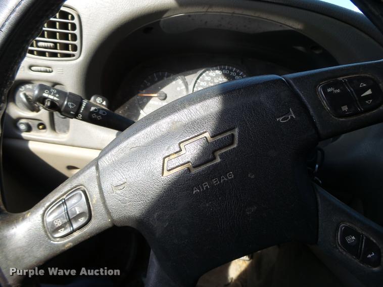 image for item K5631 2002 Chevrolet TrailBlazer SUV