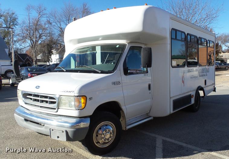 image for item K8046 2002 Ford Econoline E350 Super Duty Startcarft Coach shuttle bus