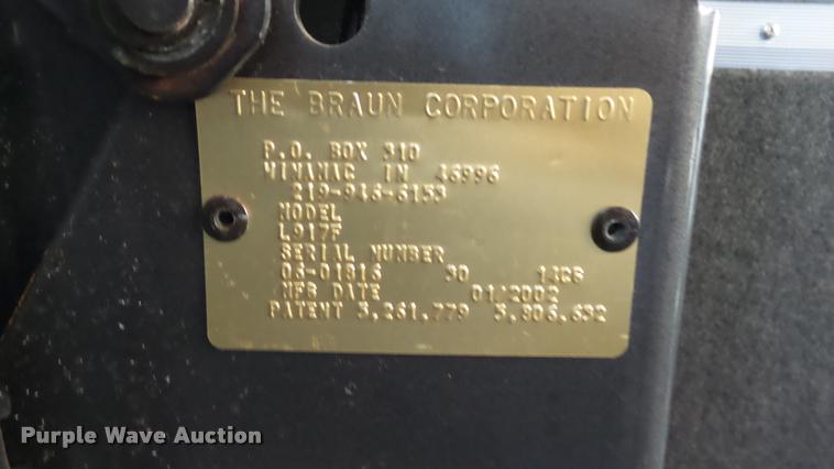 image for item K8046 2002 Ford Econoline E350 Super Duty Startcarft Coach shuttle bus