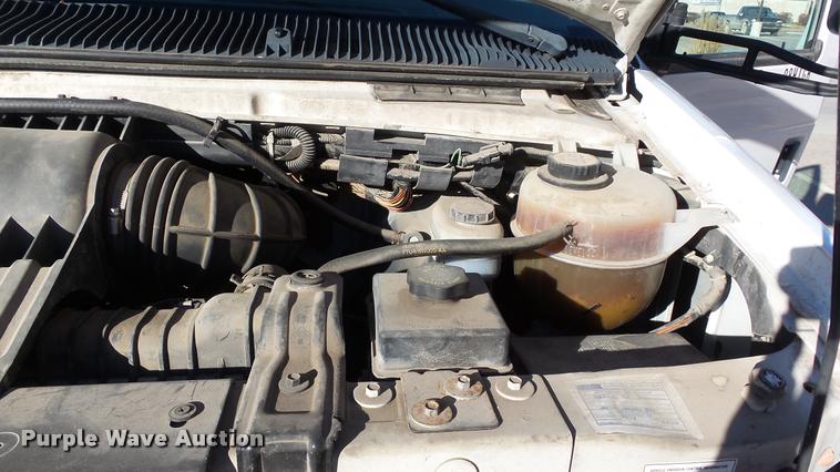 image for item K8046 2002 Ford Econoline E350 Super Duty Startcarft Coach shuttle bus