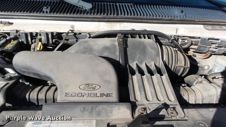 image for item K8046 2002 Ford Econoline E350 Super Duty Startcarft Coach shuttle bus