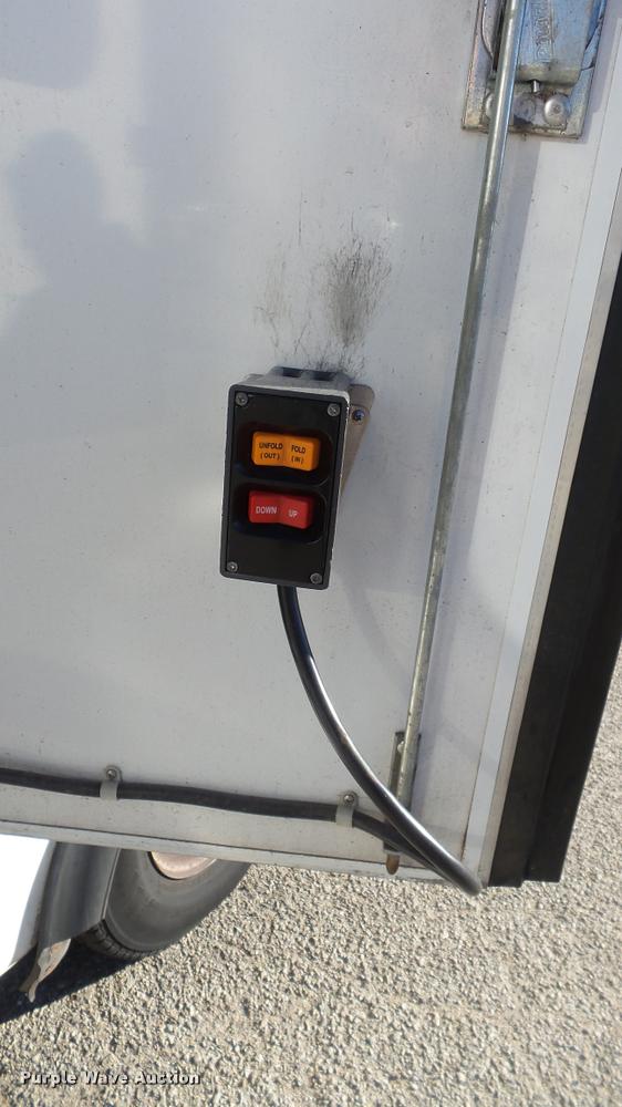 image for item K8046 2002 Ford Econoline E350 Super Duty Startcarft Coach shuttle bus