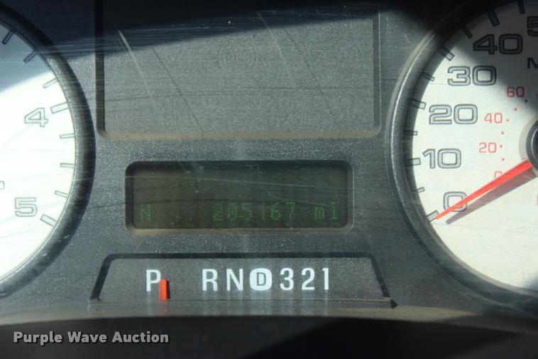 image for item L2999 2005 Ford F250 Super Duty Lariat FX4 Crew Cab pickup truck