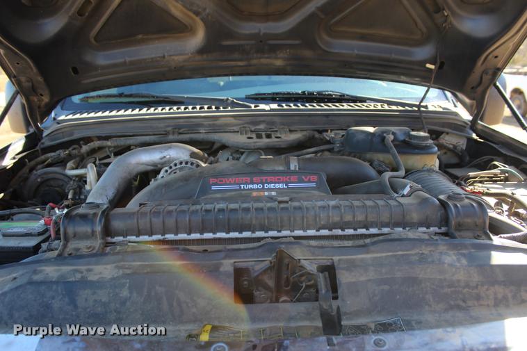 image for item L2999 2005 Ford F250 Super Duty Lariat FX4 Crew Cab pickup truck