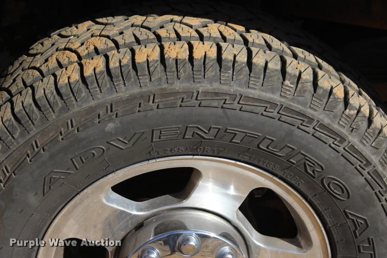 image for item L2999 2005 Ford F250 Super Duty Lariat FX4 Crew Cab pickup truck