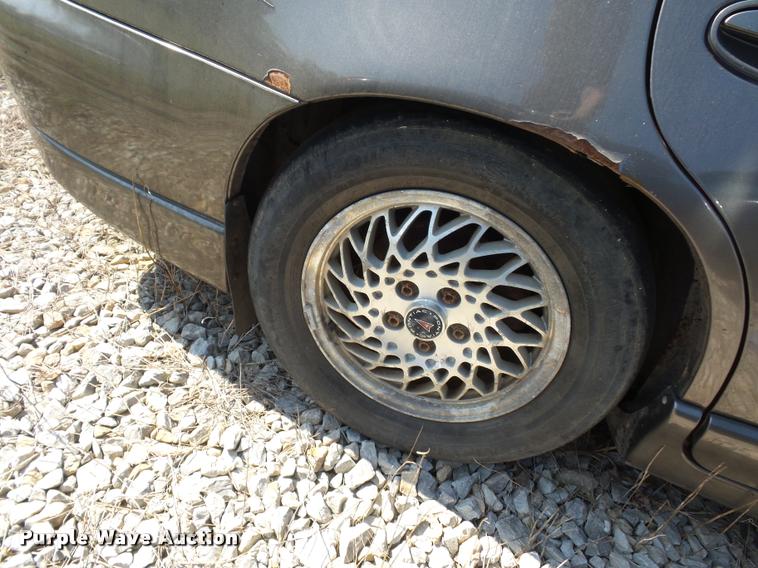 image for item L4307 2000 Pontiac Grand Prix