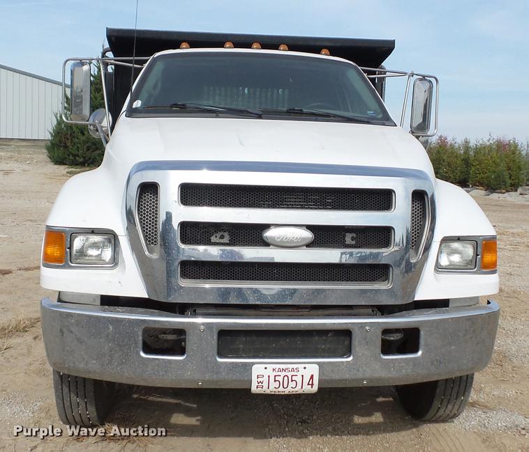 image for item L4446 2006 Ford F650 Super Duty dump truck