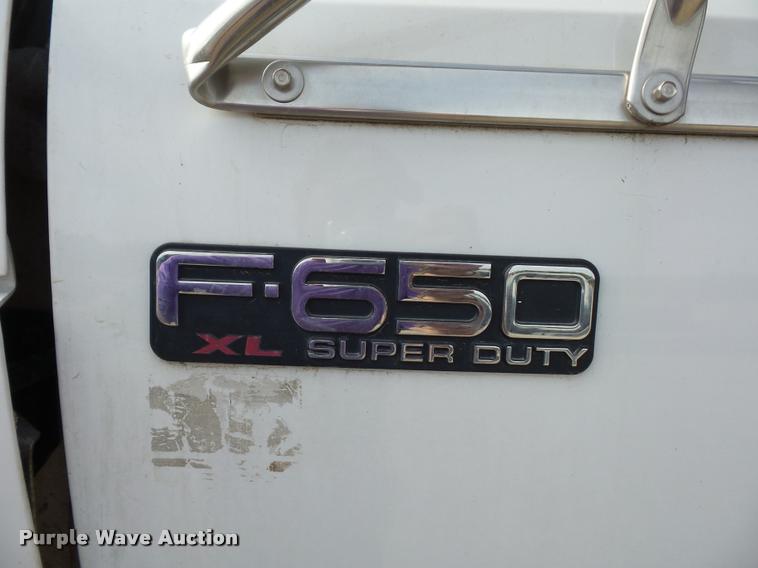 image for item L4446 2006 Ford F650 Super Duty dump truck