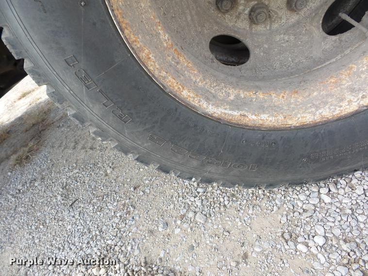 image for item L4446 2006 Ford F650 Super Duty dump truck