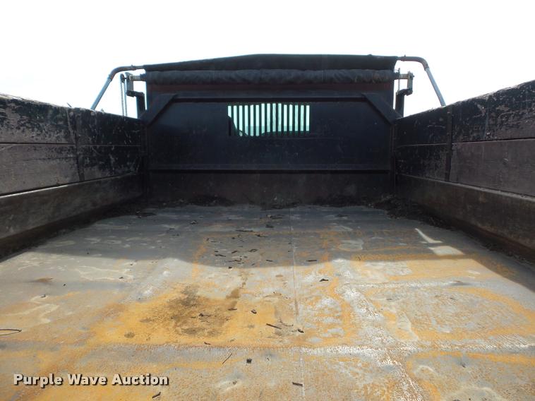 image for item L4446 2006 Ford F650 Super Duty dump truck