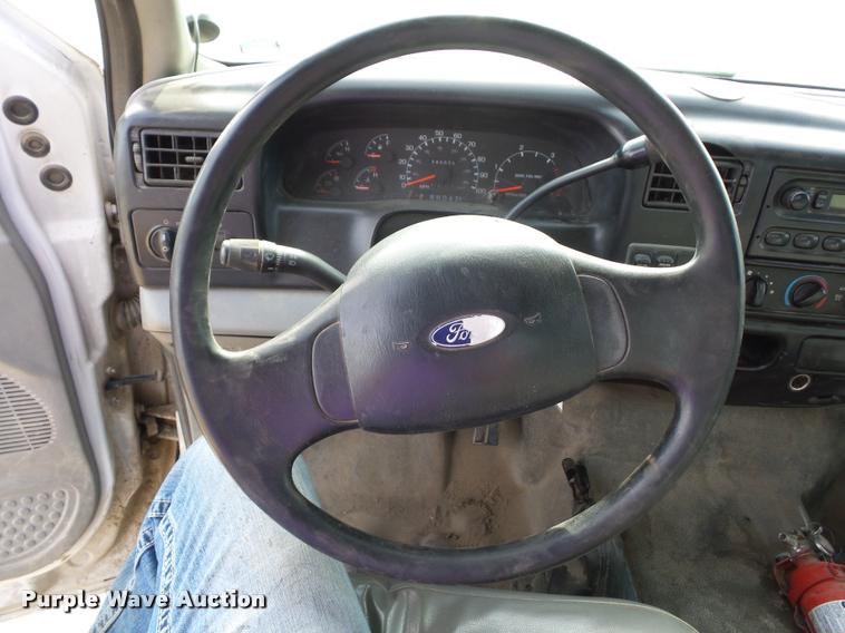 image for item L4446 2006 Ford F650 Super Duty dump truck