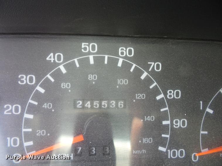 image for item L4446 2006 Ford F650 Super Duty dump truck