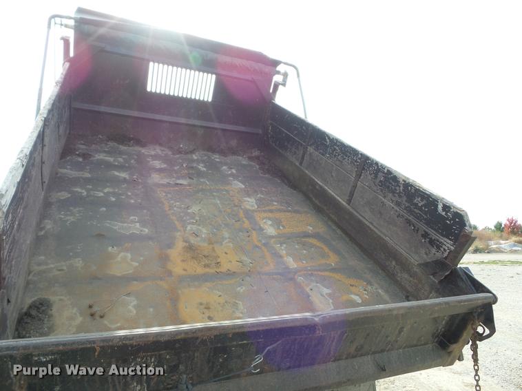 image for item L4446 2006 Ford F650 Super Duty dump truck