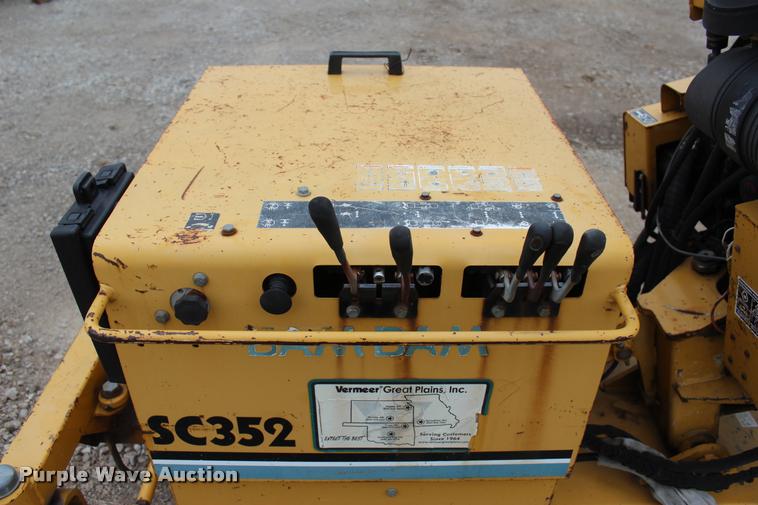 image for item L4918 2003 Vermeer SC352 stump grinder