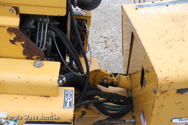 image for item L4918 2003 Vermeer SC352 stump grinder