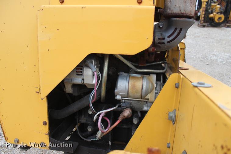 image for item L4918 2003 Vermeer SC352 stump grinder