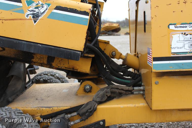 image for item L4918 2003 Vermeer SC352 stump grinder