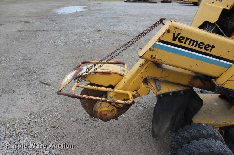 image for item L4918 2003 Vermeer SC352 stump grinder