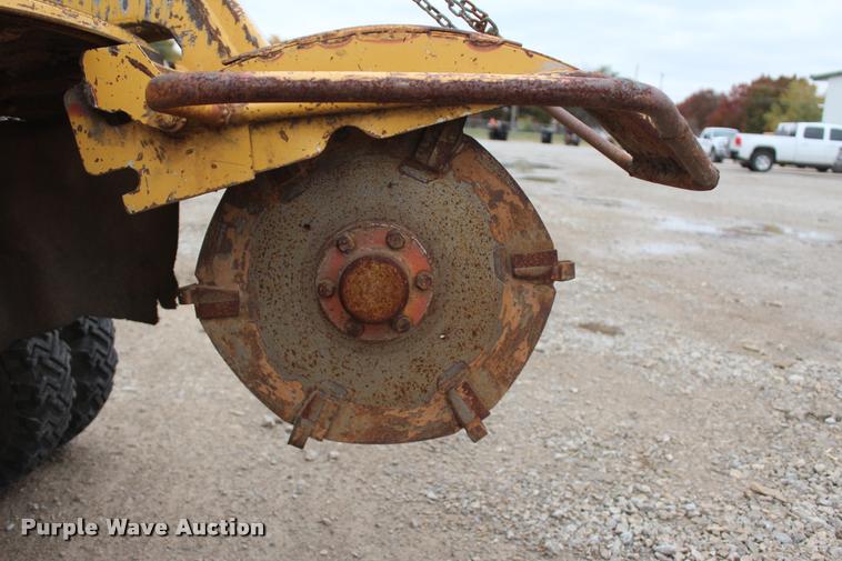 image for item L4918 2003 Vermeer SC352 stump grinder