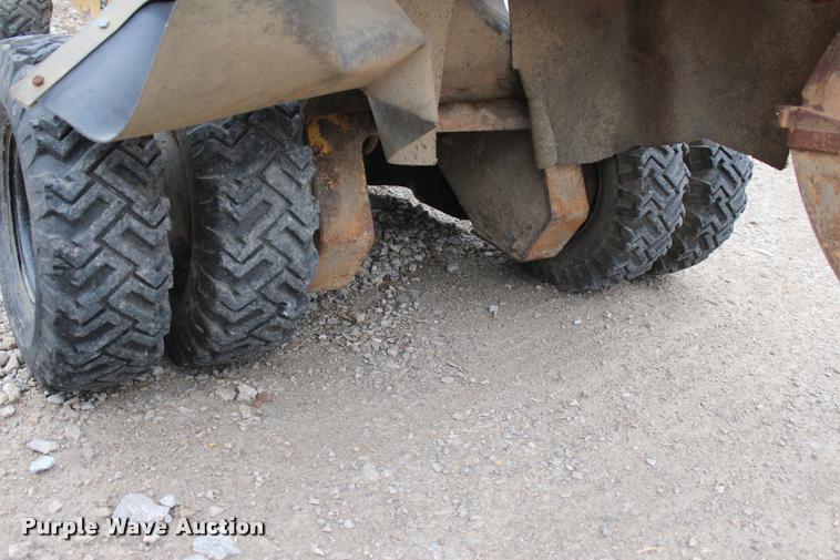 image for item L4918 2003 Vermeer SC352 stump grinder