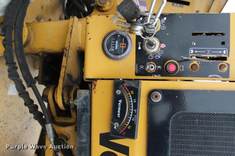 image for item L4918 2003 Vermeer SC352 stump grinder