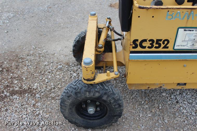 image for item L4918 2003 Vermeer SC352 stump grinder