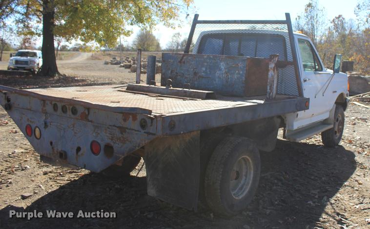 image for item L4920 1987 Ford F350 flatbed pickup truck