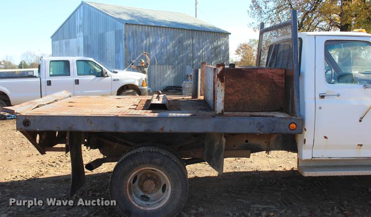 image for item L4920 1987 Ford F350 flatbed pickup truck