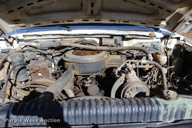 image for item L4920 1987 Ford F350 flatbed pickup truck