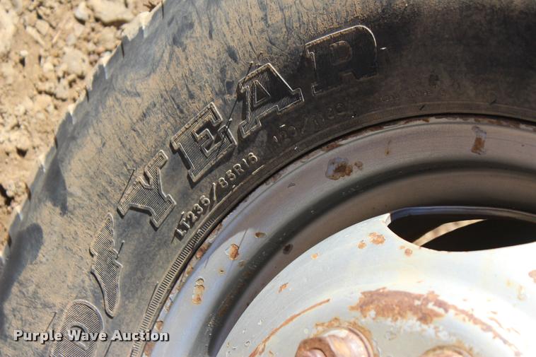 image for item L4920 1987 Ford F350 flatbed pickup truck