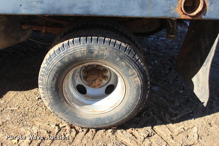 image for item L4920 1987 Ford F350 flatbed pickup truck