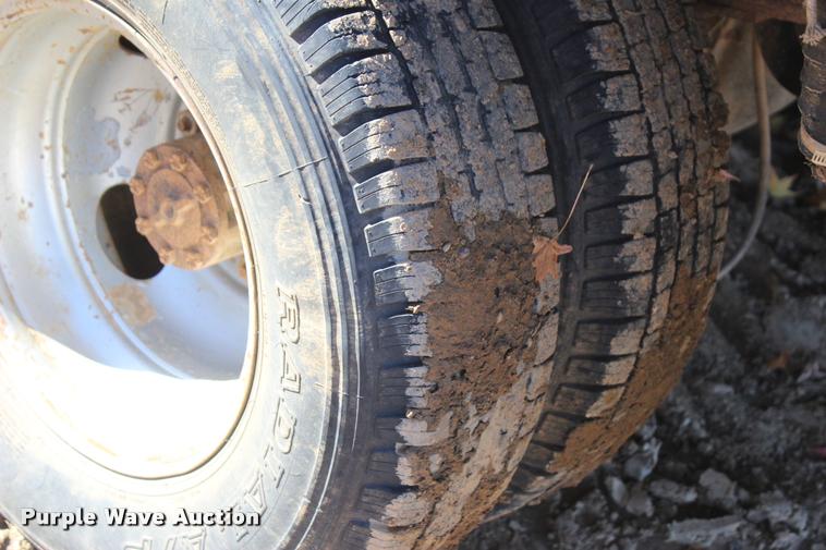 image for item L4920 1987 Ford F350 flatbed pickup truck