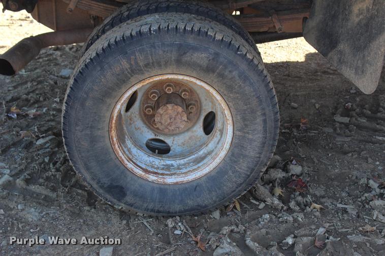 image for item L4920 1987 Ford F350 flatbed pickup truck