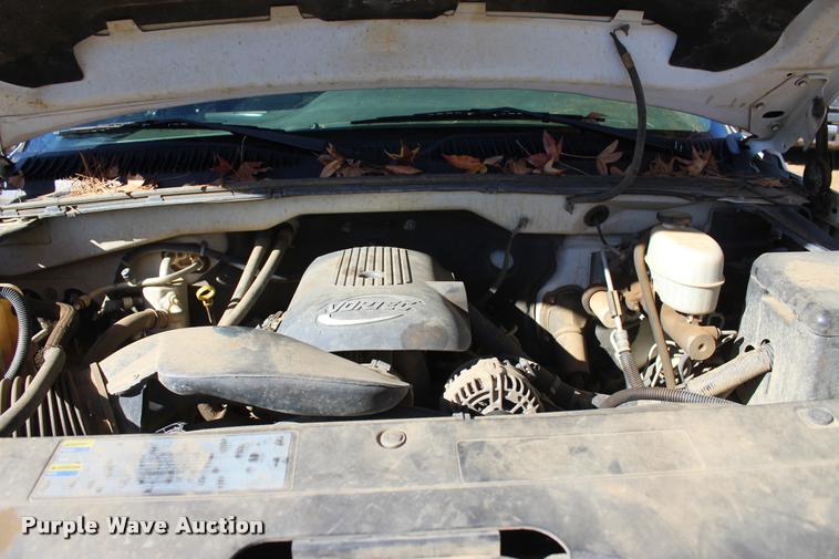 image for item L4921 2006 Chevrolet Silverado 2500HD pickup truck