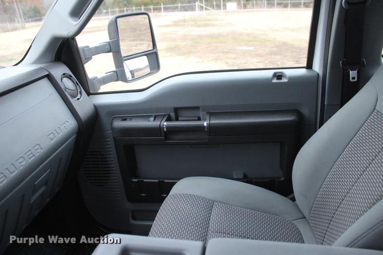 image for item L4935 2012 Ford F350 Super Duty XL SuperCab flatbed pickup truck