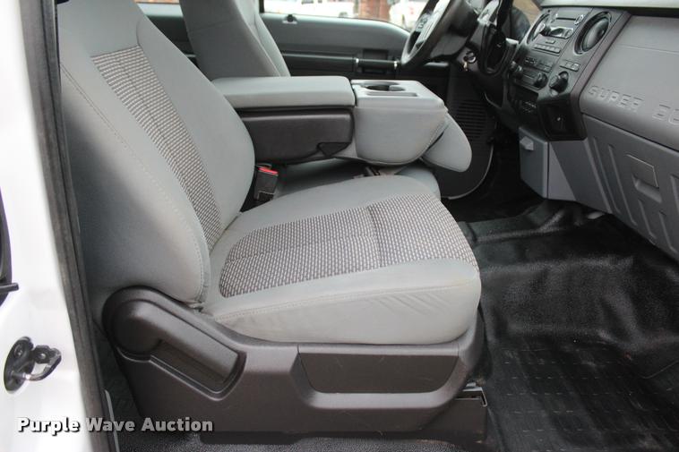 image for item L4935 2012 Ford F350 Super Duty XL SuperCab flatbed pickup truck