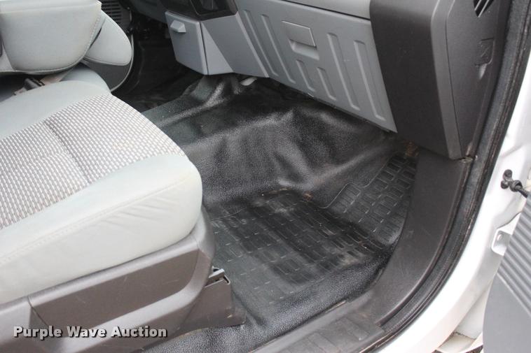 image for item L4935 2012 Ford F350 Super Duty XL SuperCab flatbed pickup truck