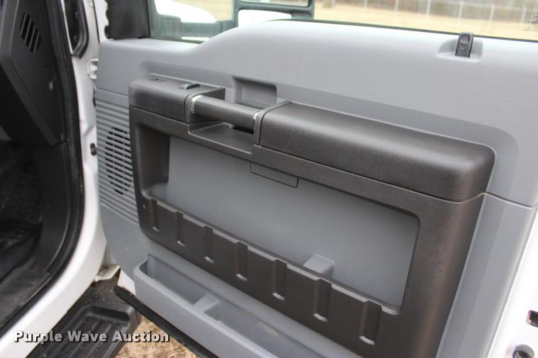 image for item L4935 2012 Ford F350 Super Duty XL SuperCab flatbed pickup truck