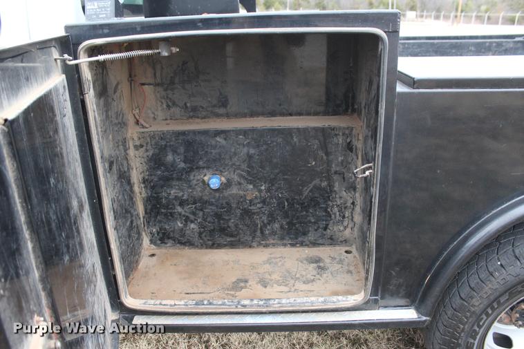 image for item L4935 2012 Ford F350 Super Duty XL SuperCab flatbed pickup truck