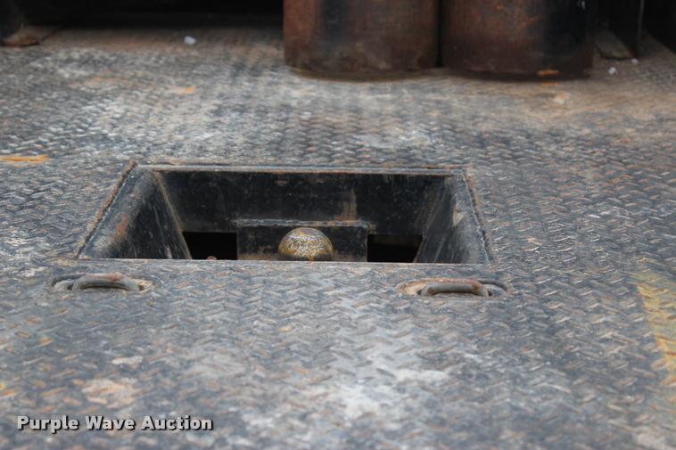 image for item L4935 2012 Ford F350 Super Duty XL SuperCab flatbed pickup truck