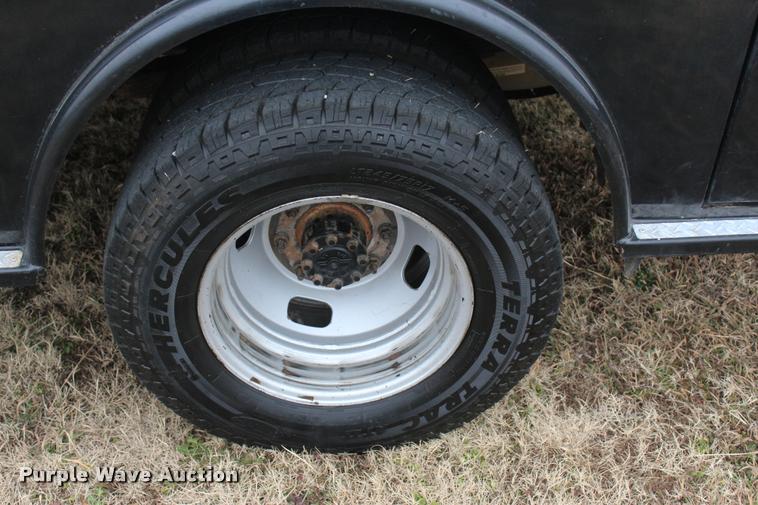 image for item L4935 2012 Ford F350 Super Duty XL SuperCab flatbed pickup truck