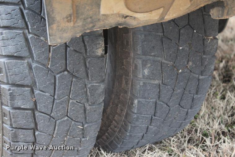 image for item L4935 2012 Ford F350 Super Duty XL SuperCab flatbed pickup truck