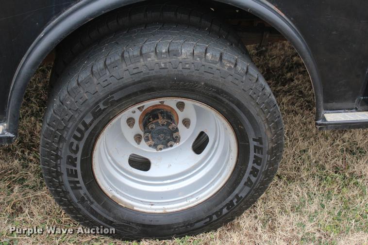 image for item L4935 2012 Ford F350 Super Duty XL SuperCab flatbed pickup truck