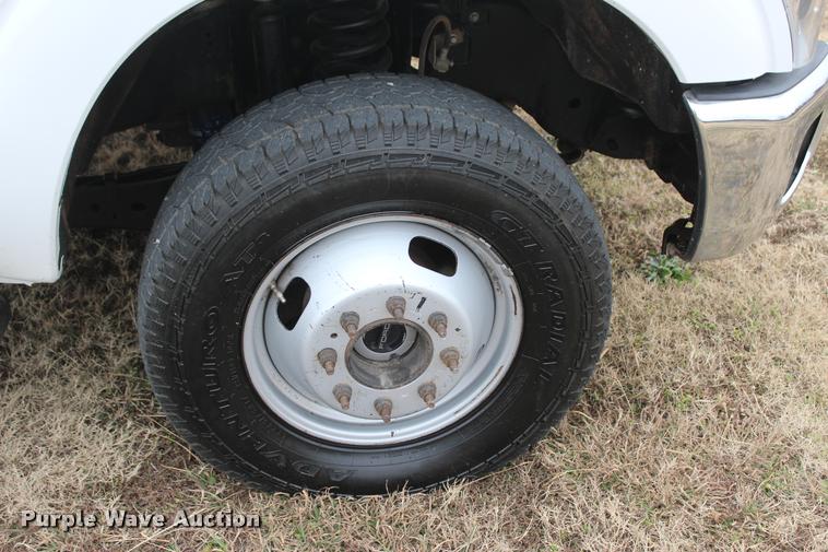 image for item L4935 2012 Ford F350 Super Duty XL SuperCab flatbed pickup truck