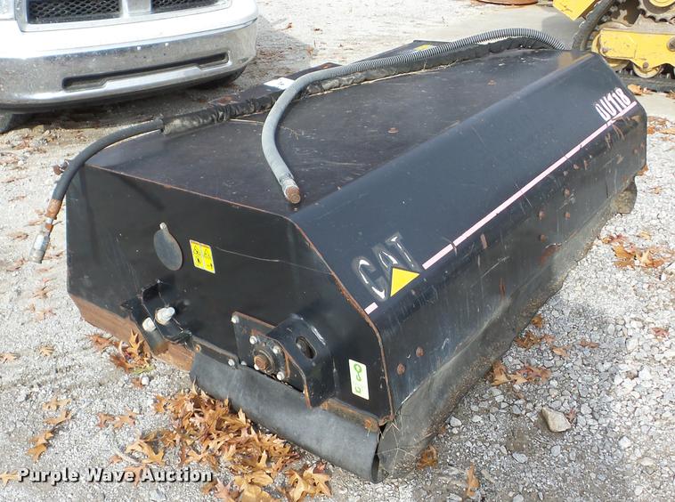 image for item AG9100 2007 Caterpillar BU118 skid steer broom