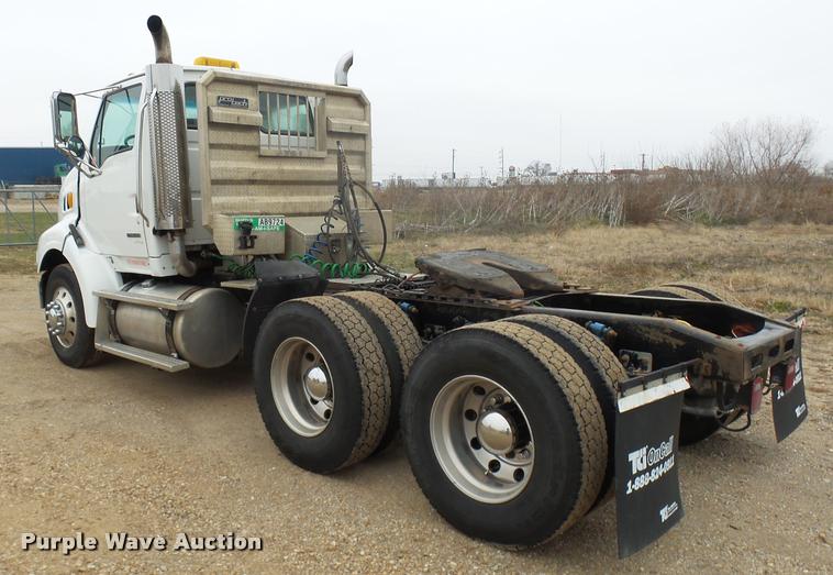 image for item AV9759 2005 Sterling A9500 semi truck
